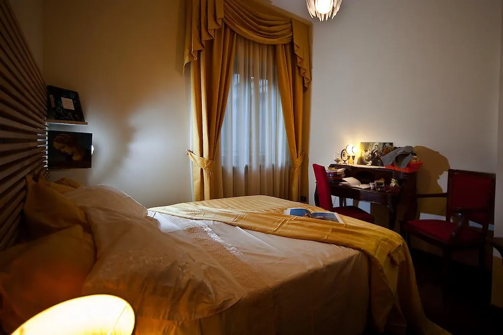 فندق مبيت وإفطار مبيت وإفطار Napoli Porta Di Mare إيطاليا