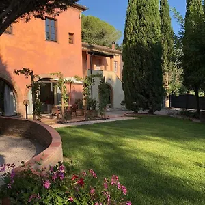 https://borgo-dolciano.it-tuscanyhotel.com